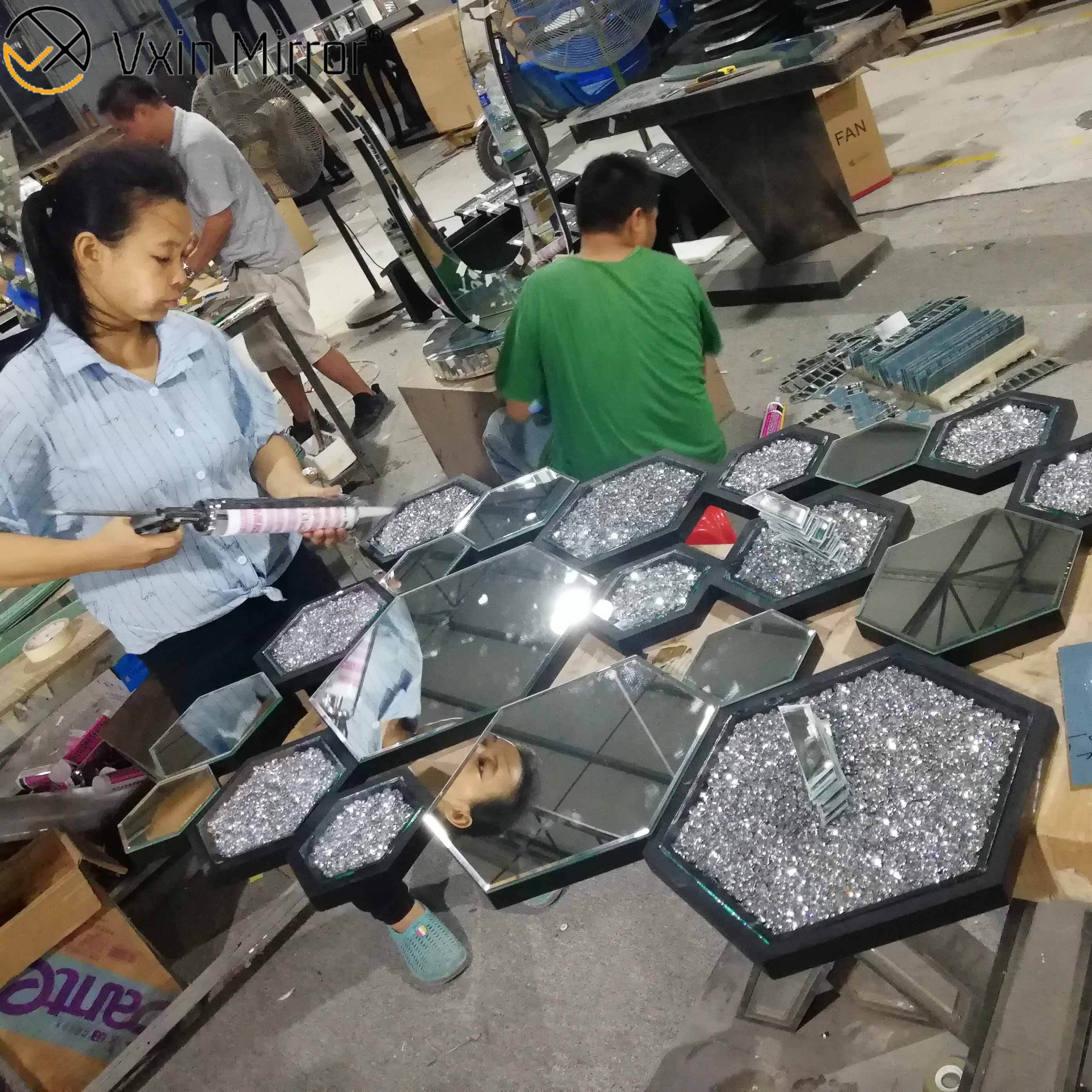 large arch mirror مرآة قوس كبيرة