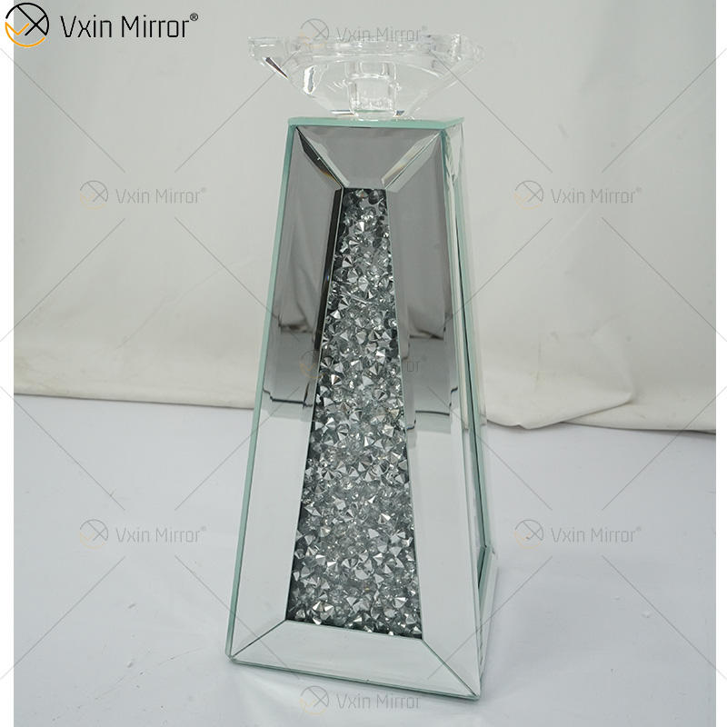 a candle holder metal um metal do porta -velas