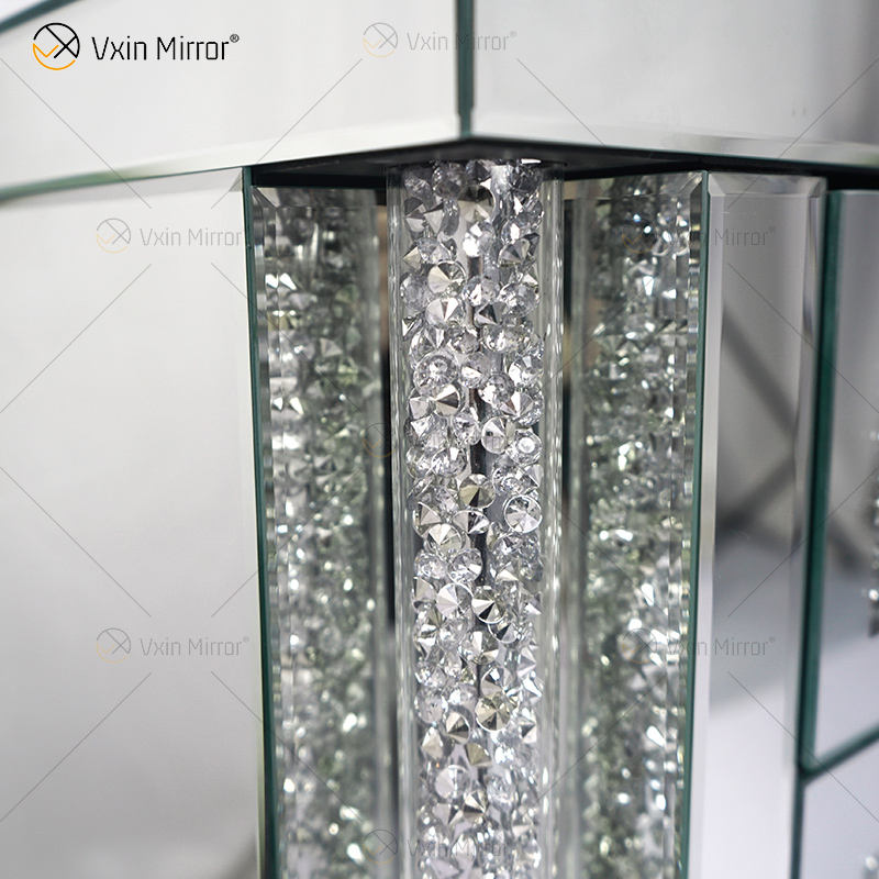 black and mirror nightstand черная и зеркальная тумбочка