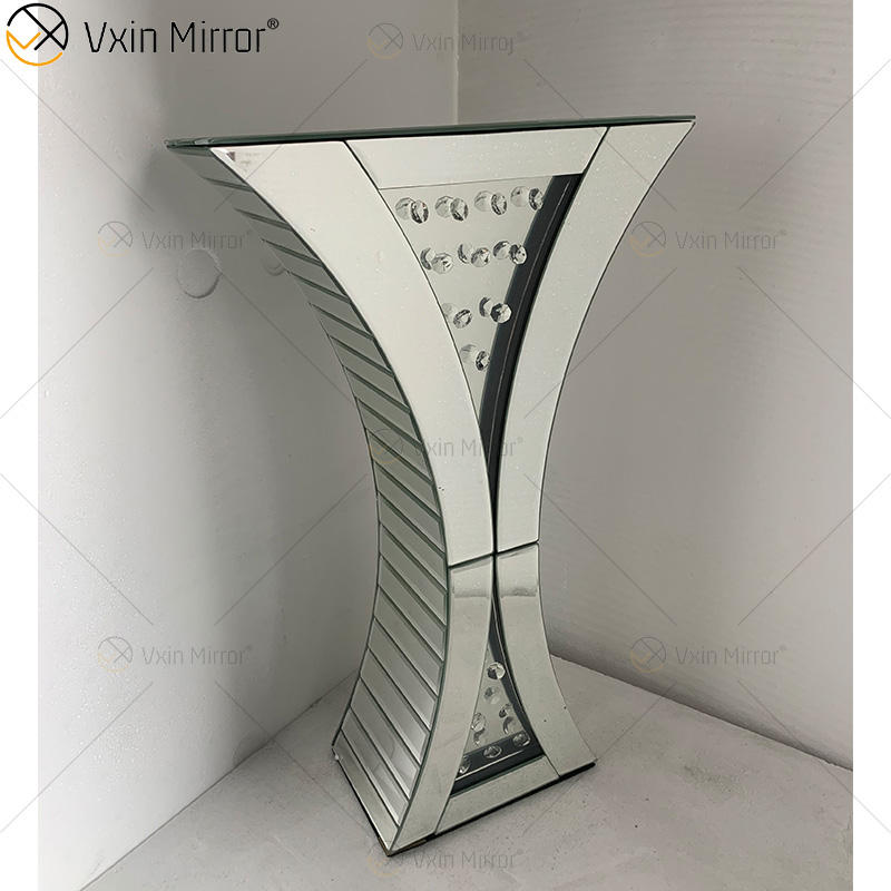 footed crystal vase مزهرية الكريستال