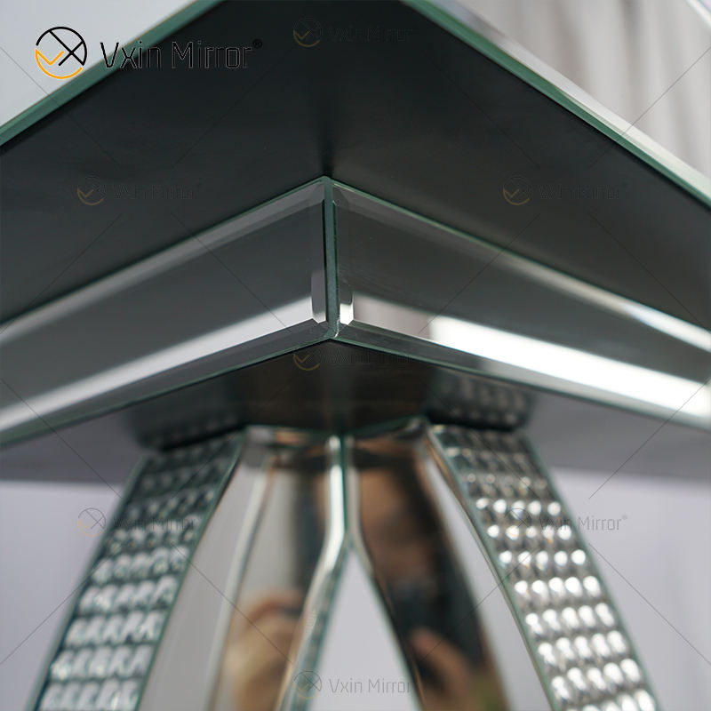 glass mirror side table طاولة جانبية للمرآة الزجاجية