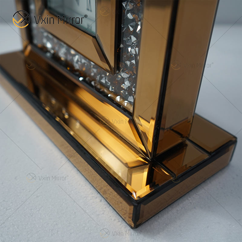 mirror clock ساعة المرآة