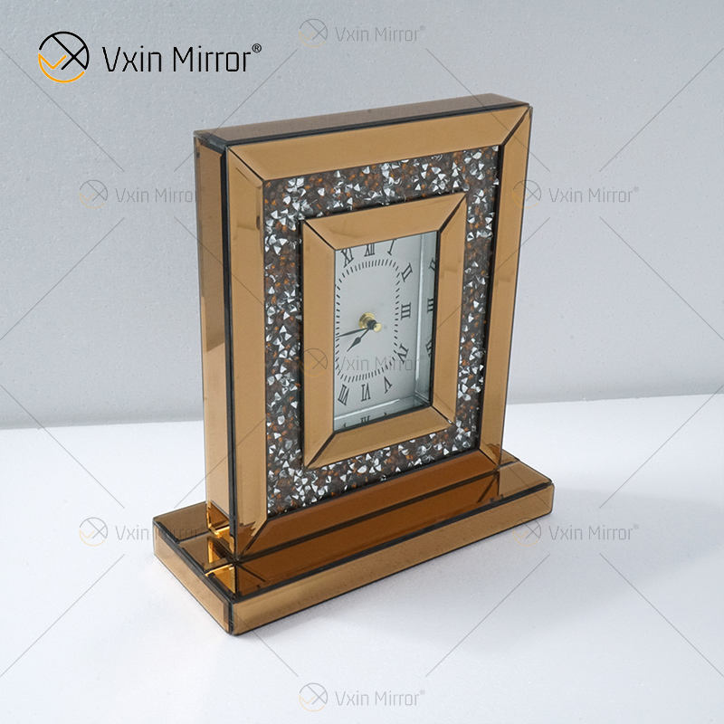 mirrored clock ساعة النسخ