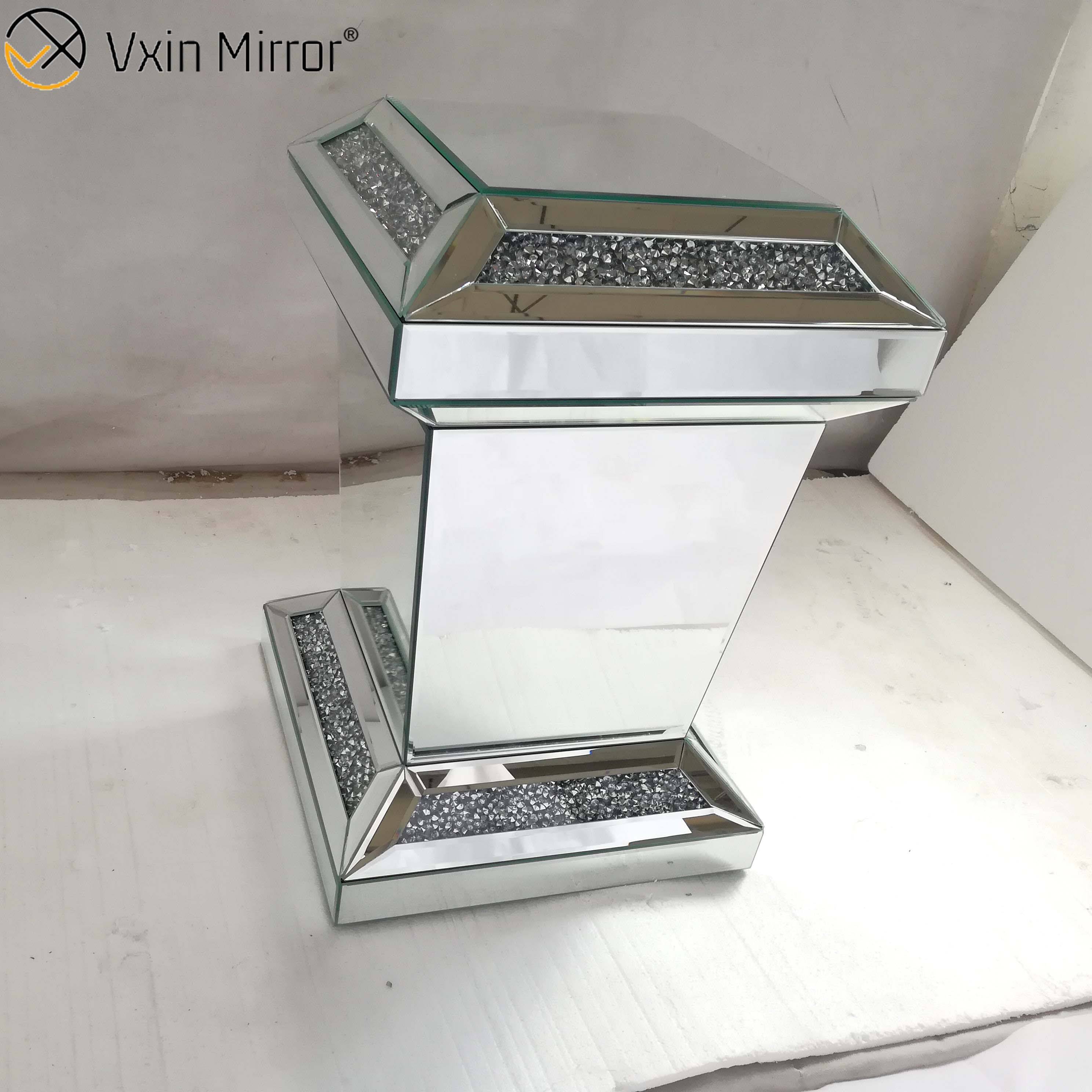 mirrored sidetable Sidetable espelhado