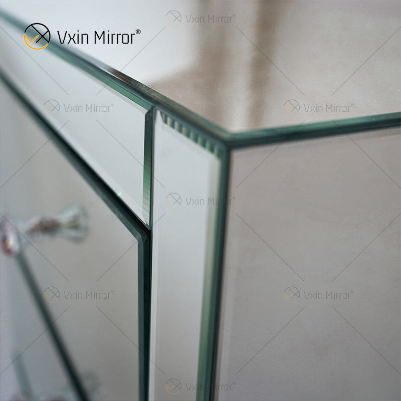 mirrored dresser and nightstand set خزانة ملابس عكسية ومجموعة منضدة