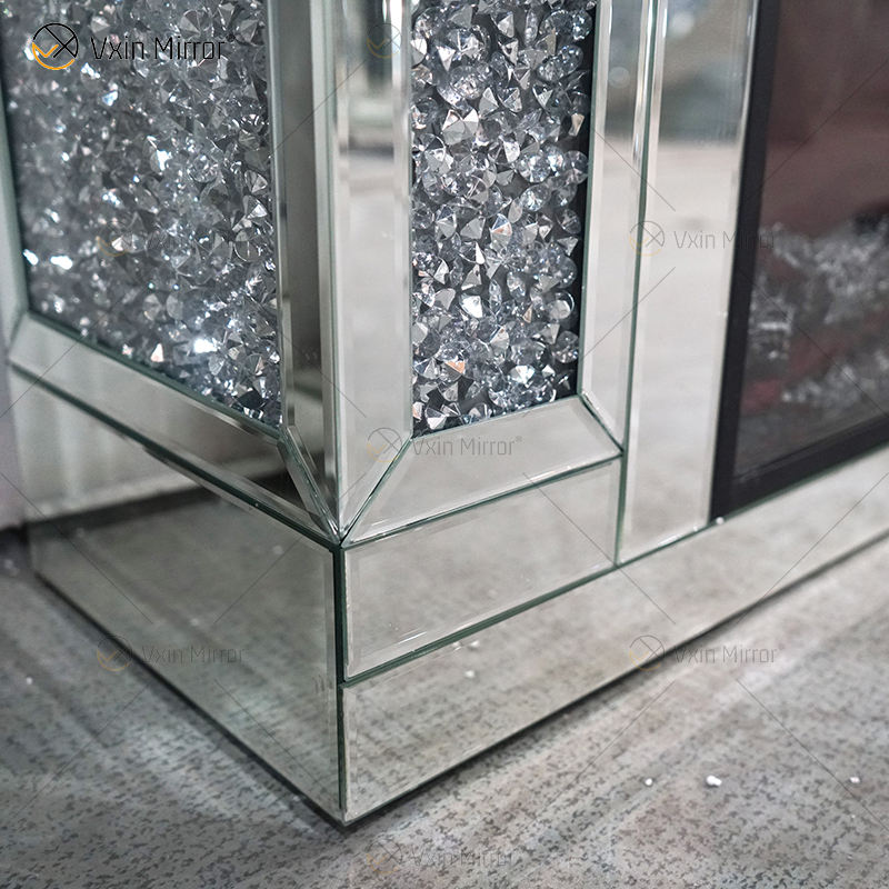 mirrored wall fire نيران الجدار المتطابقة