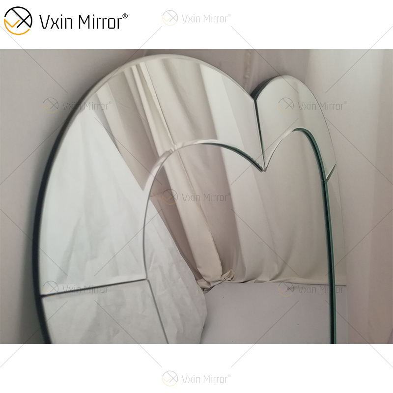 mirrors unique المرايا الفريدة