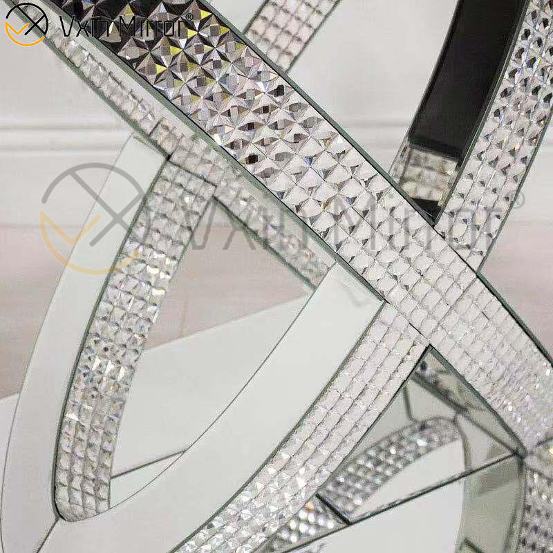 black mirrored bedside table طاولة سرير ذات عكس أسود