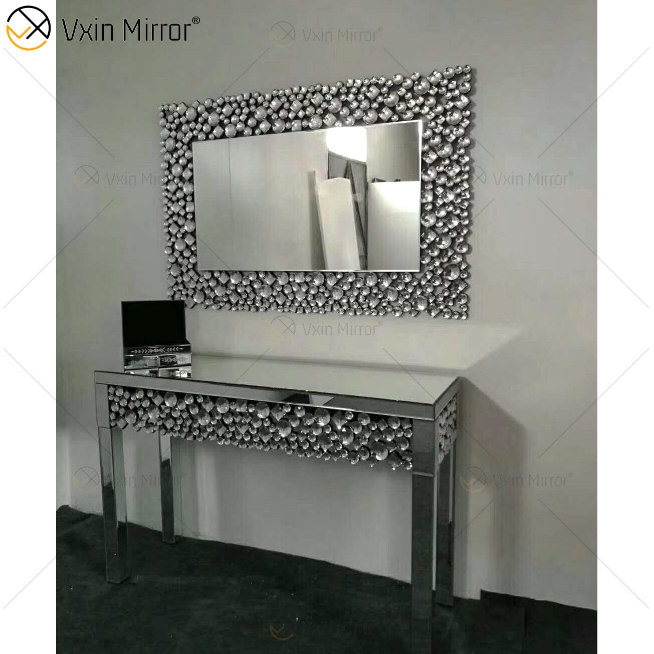vanity with makeup area tocador con área de maquillaje