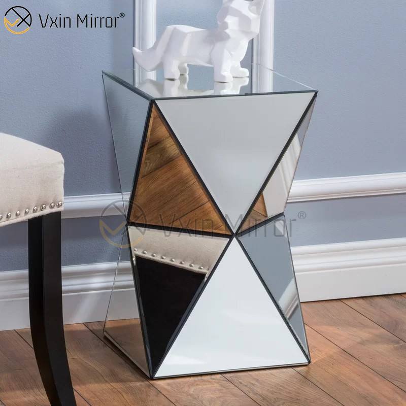 mirrored small table Pequena mesa espelhada