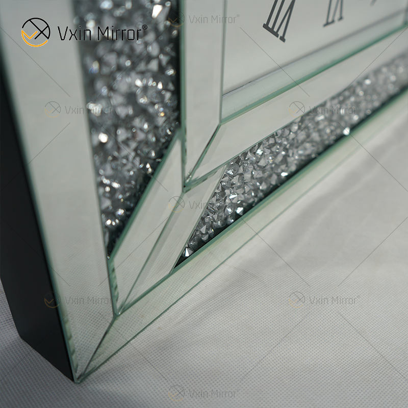 mirror clocks on wall Зеркальные часы на стене