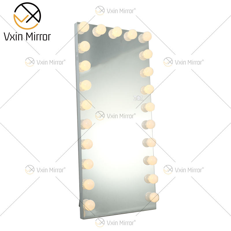 bathroom backlit mirror Espelho iluminado no banheiro