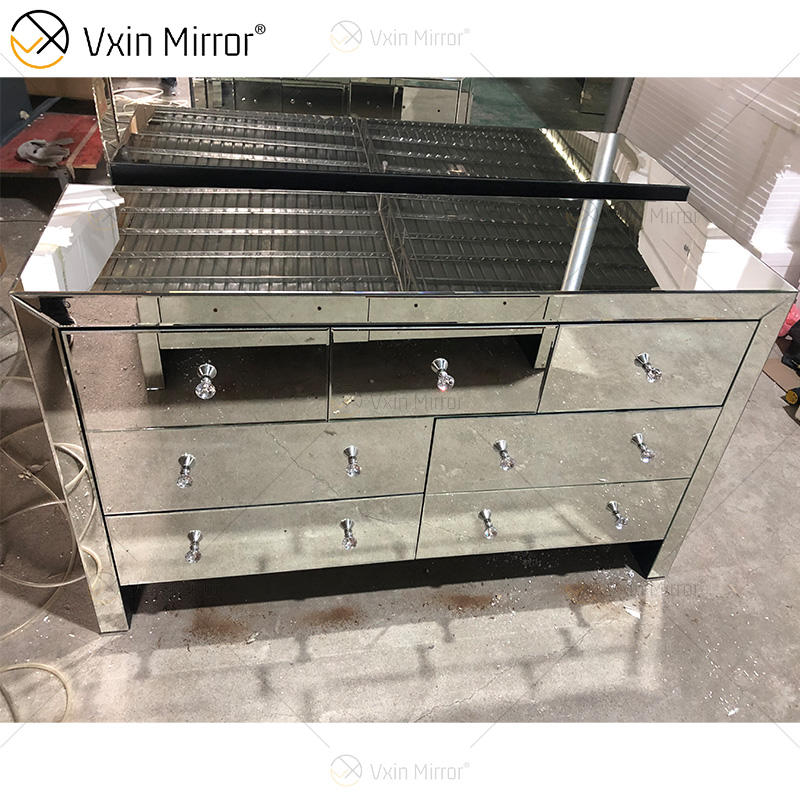 cabinets for storage in living room خزائن للتخزين في غرفة المعيشة