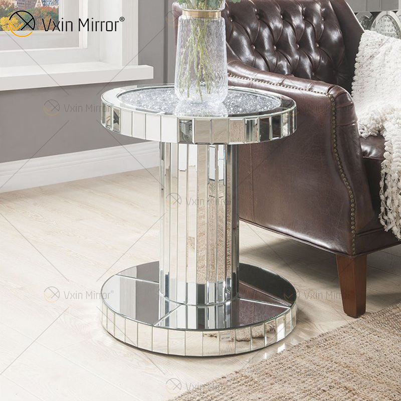 low tables طاولات منخفضة