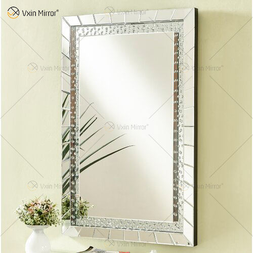 mirrors for bedroom walls المرايا لجدران غرفة النوم