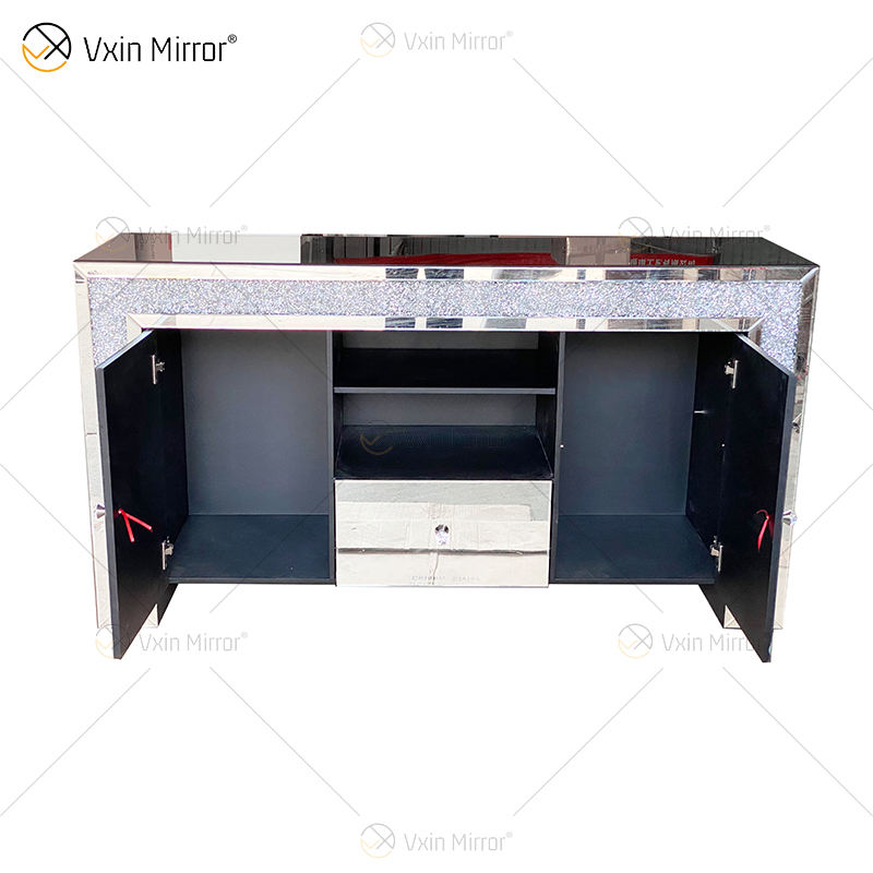 cabinets and shelving الخزانات والأرفف