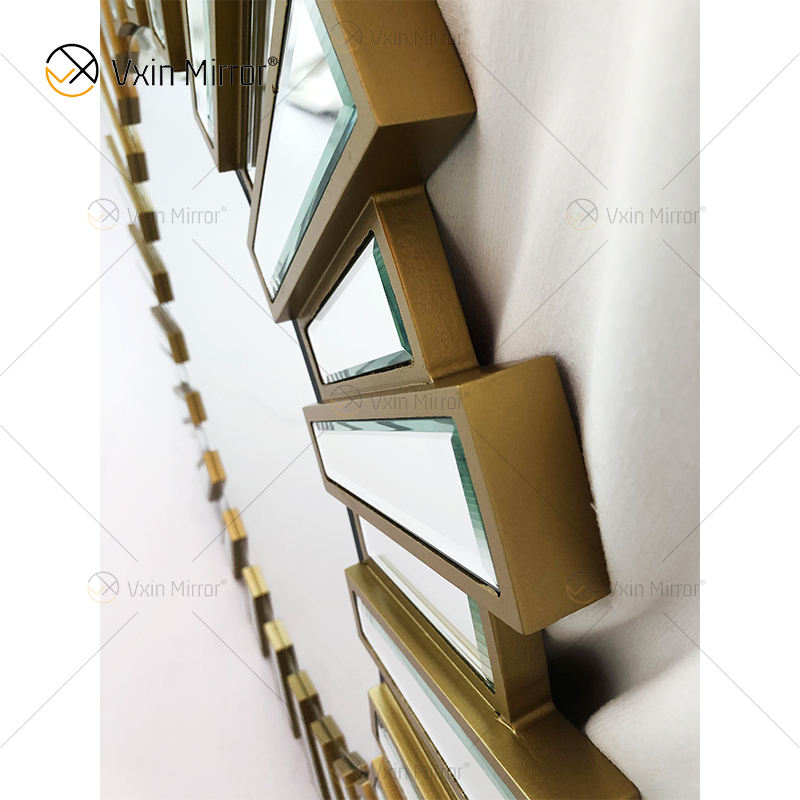 large gold mirrors Große Goldspiegel