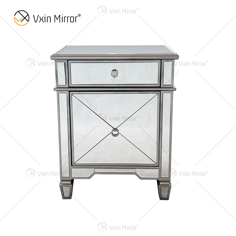 mirror night stand and dresser Spiegelnachtstand und Kommode