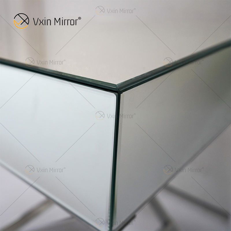 mirrored end table Зеркальный конечный стол