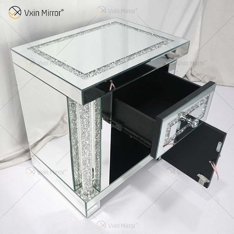 antiqued nightstand Встальная тумбочка