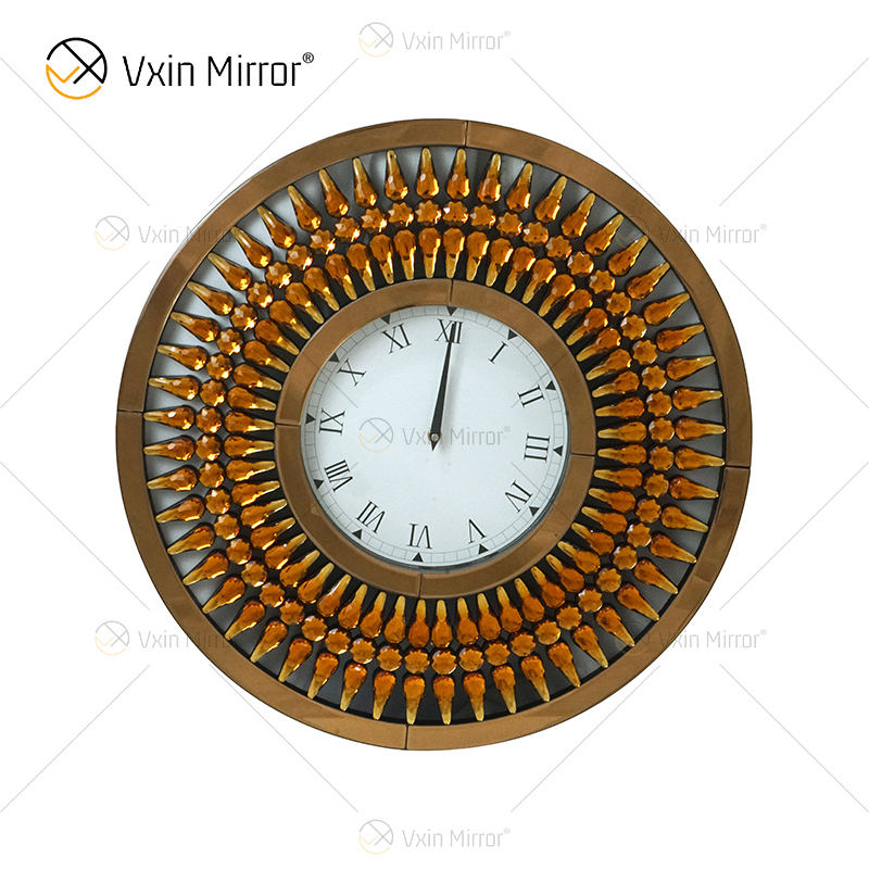 round wall clock ساعة الحائط المستديرة