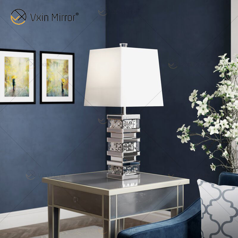 black and chrome table lamp lâmpada de mesa preta e cromada