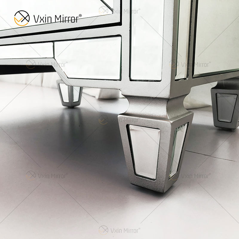 mirrored night tables Spiegelte Nachttische