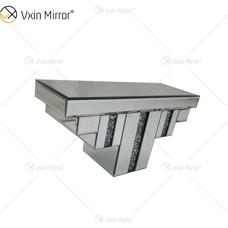 large gold mirror Grande espelho de ouro