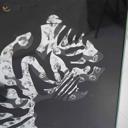 silver and crystal branch wall art Silber- und Kristallzweigwandkunst