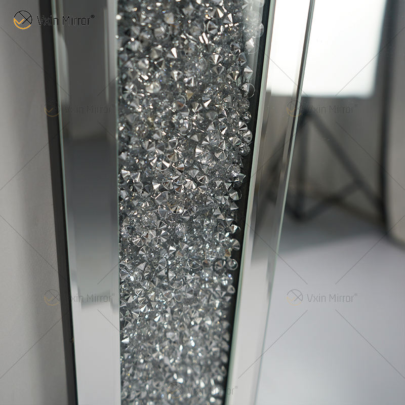hanging wall mirror مرآة الجدار المعلقة