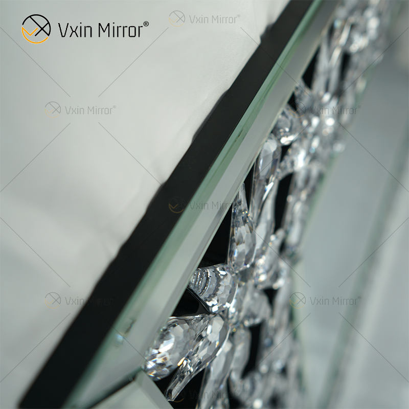 black wall mirror مرآة الجدار الأسود