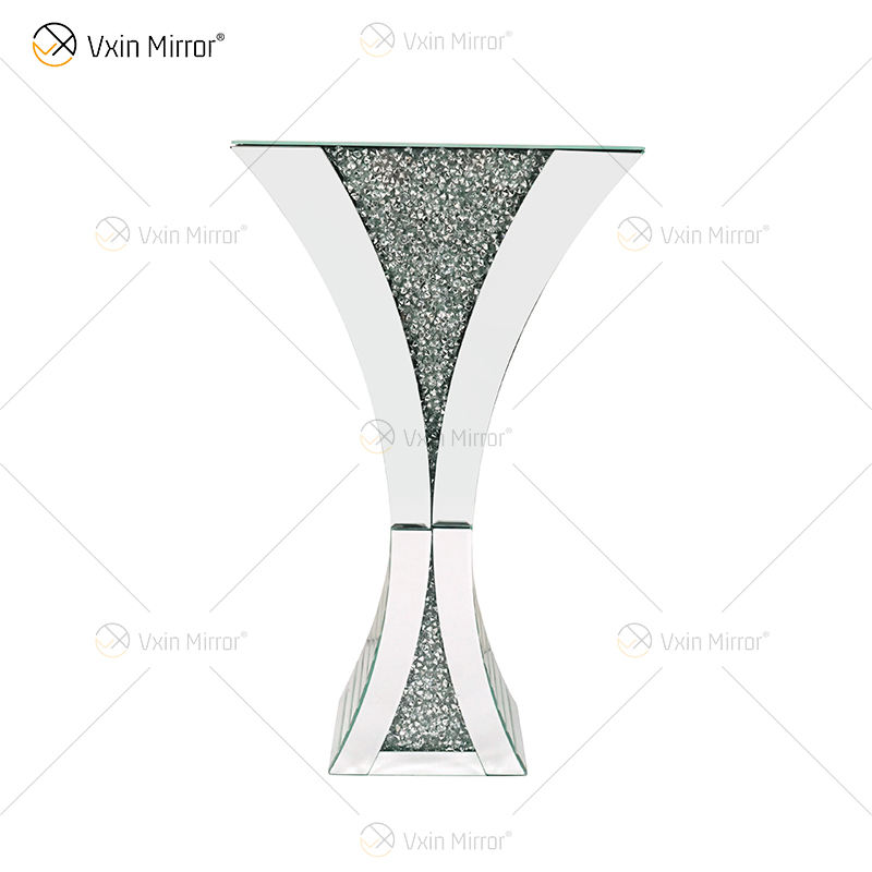 large ceramic vase إناء السيراميك الكبيرة