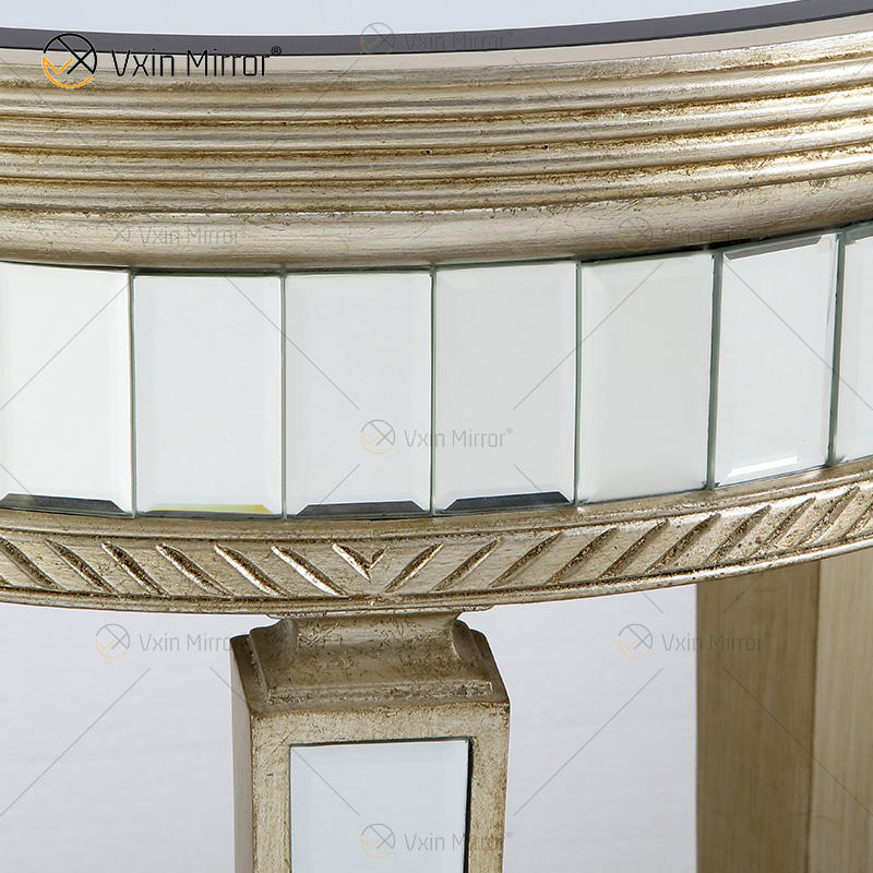 glass mirrored table طاولة عكس الزجاج