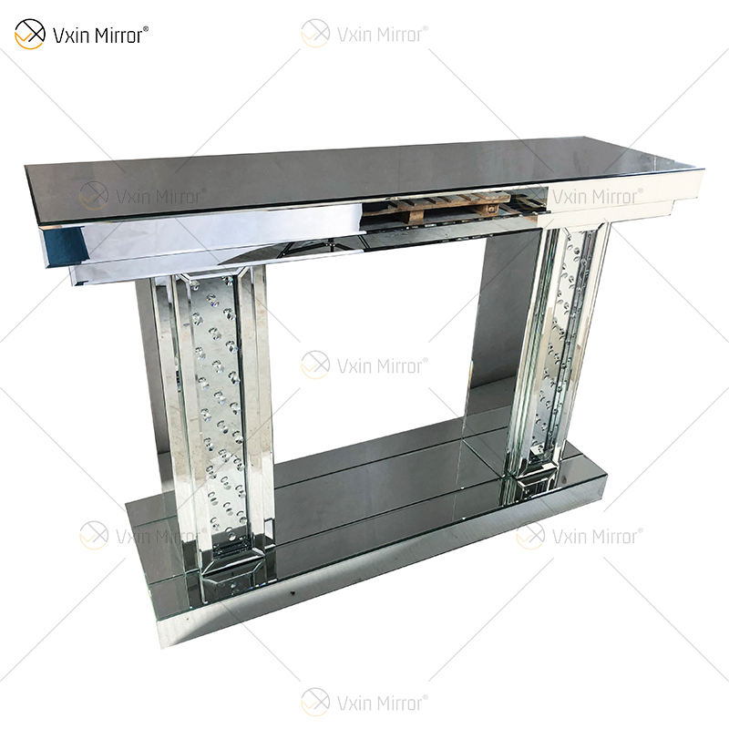 lamps plus mirrored console table مصابيح بالإضافة إلى طاولة وحدة تحكم عكسية