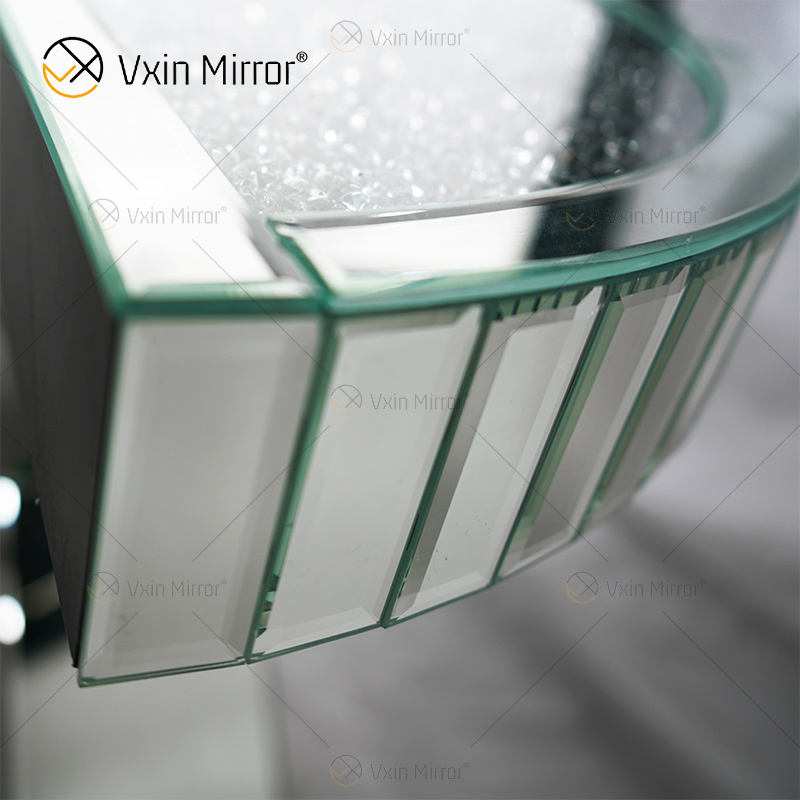 vanity table no mirror جدول الغرور لا مرآة