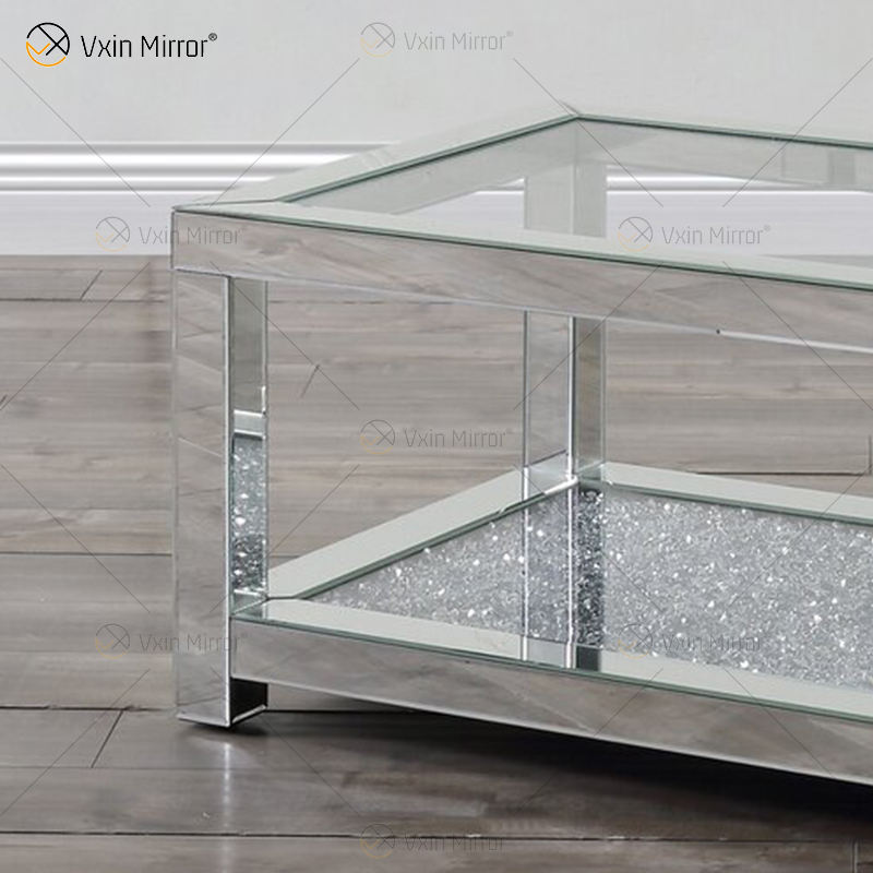 square small coffee table Pequena mesa de café quadrada