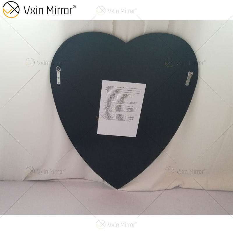 modern decorative mirror المرآة الزخرفية الحديثة