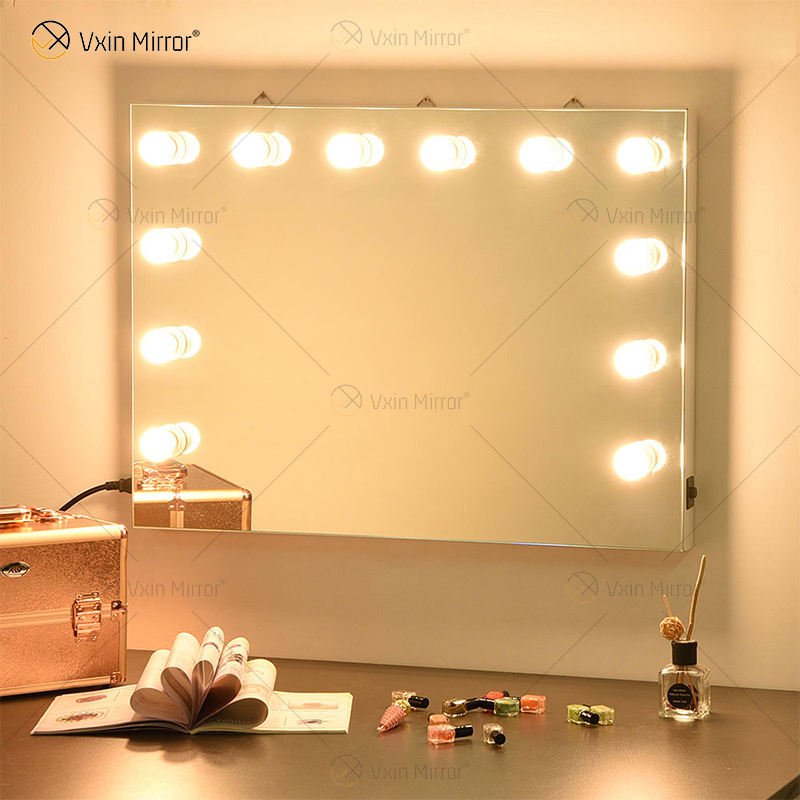 mirror with led light Espejo con luz LED