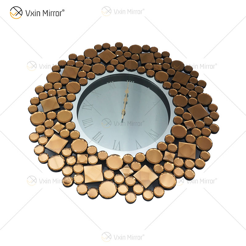 large mirrored wall clock Grande relógio de parede espelhado