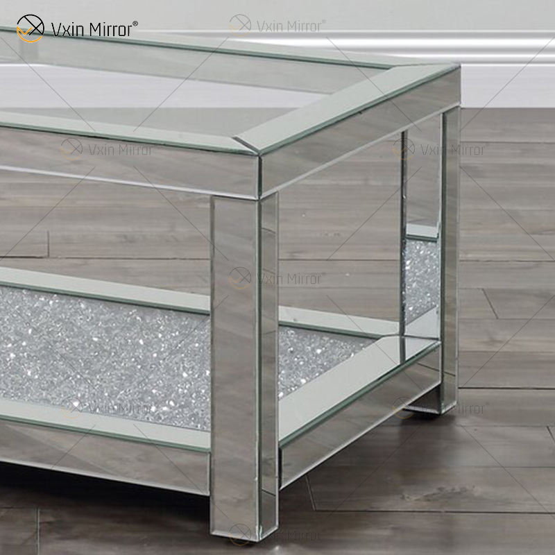 small square coffee table Pequena mesa de café quadrada