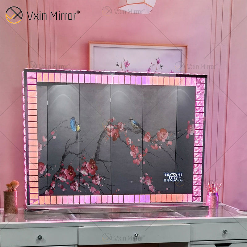mirror with light مرآة مع الضوء