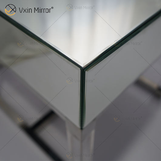mirrors over bedside tables зеркала за кровати столы