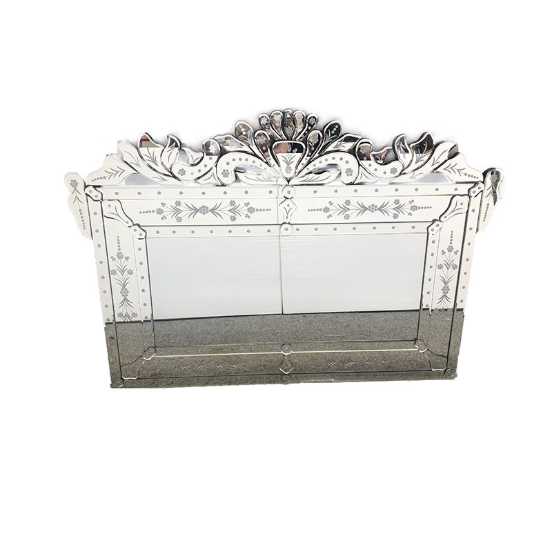 round silver wall mirror مرآة جدار فضية مستديرة
