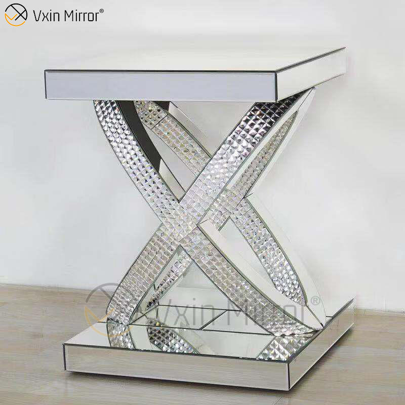 small mirror table طاولة مرآة صغيرة