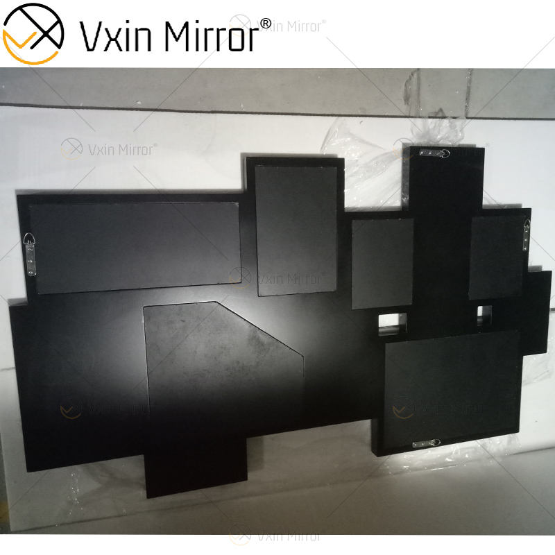 small mirror wall جدار المرآة الصغيرة