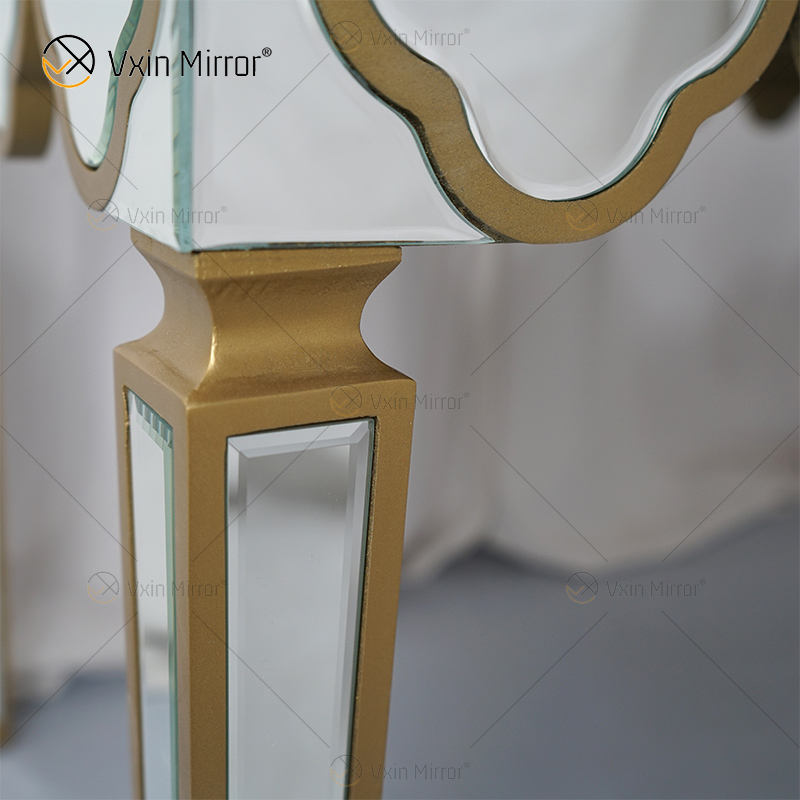 glass and gold dining table Mesa de comedor de vidrio y oro