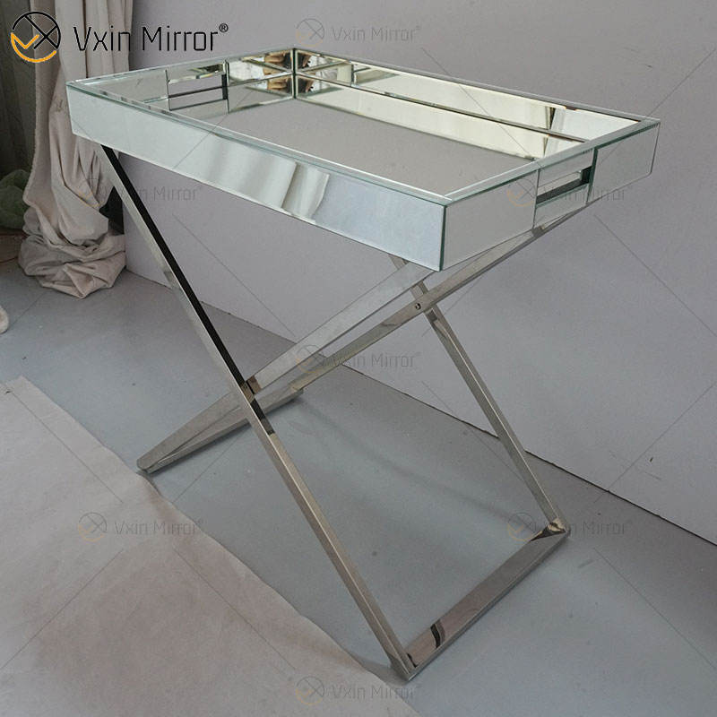 gold mirrored table Mesa dorada con espejo