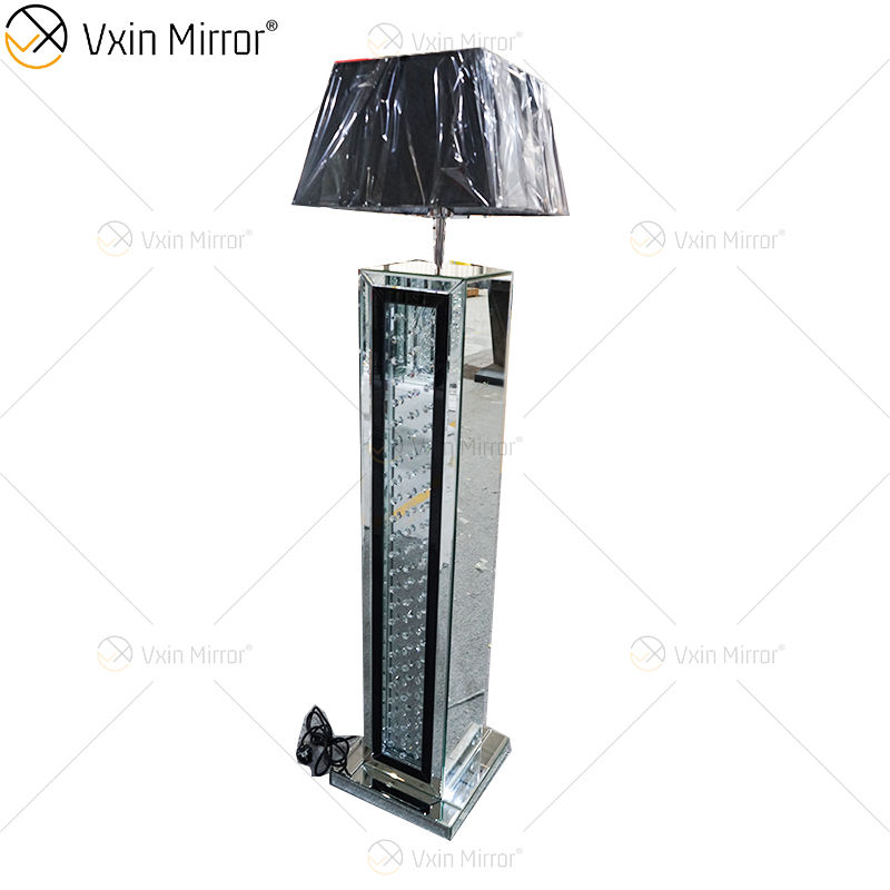 tall free standing lamps Lâmpadas altas e livres