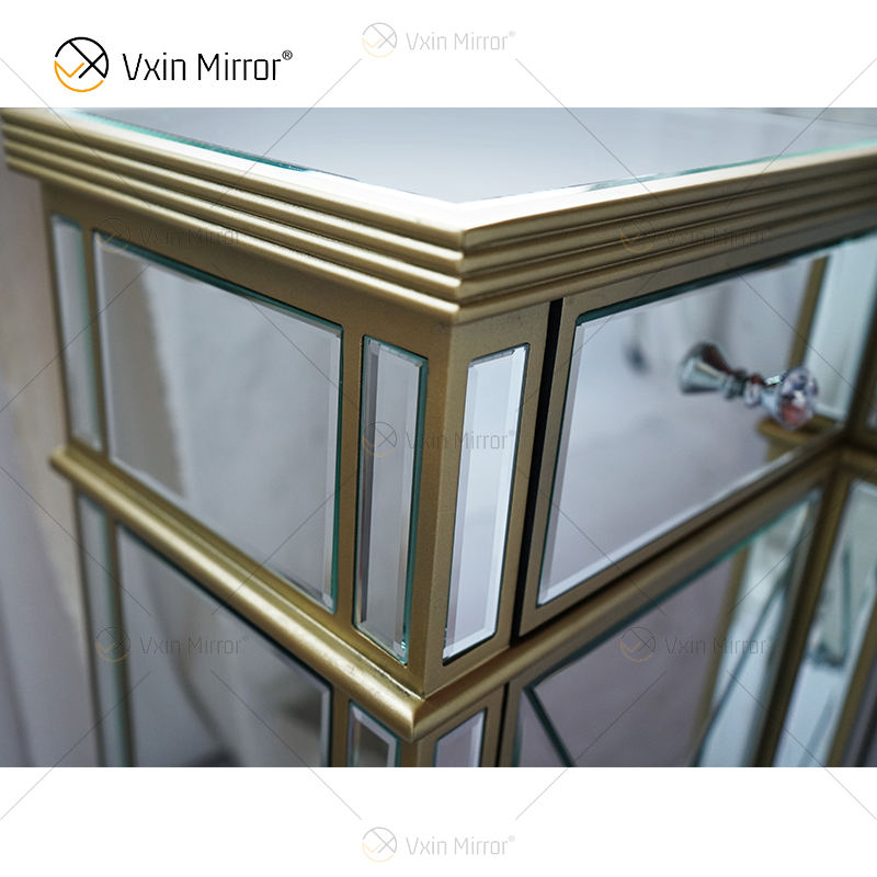 kitchen and cabinet مطبخ وخزانة
