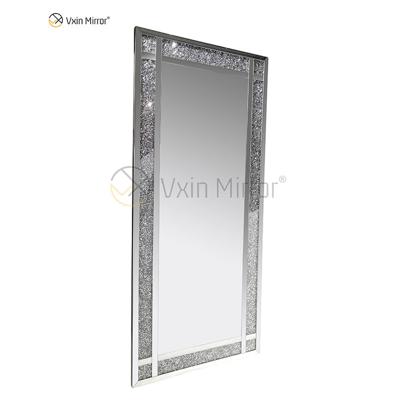 giant wall mirror مرآة الجدار العملاقة